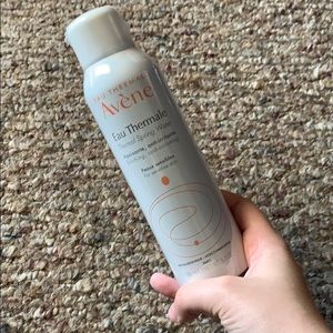 🎀🎀🎀Avene thermal spring water.